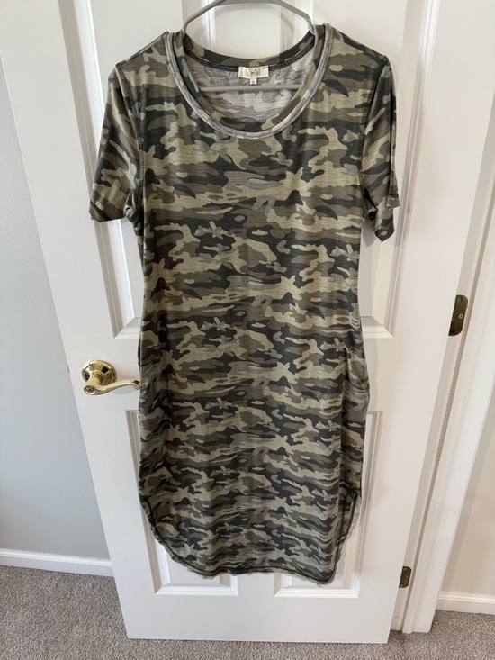 Camo T-Shirt Dress with Pockets 🌿 - Picture 2 of 2